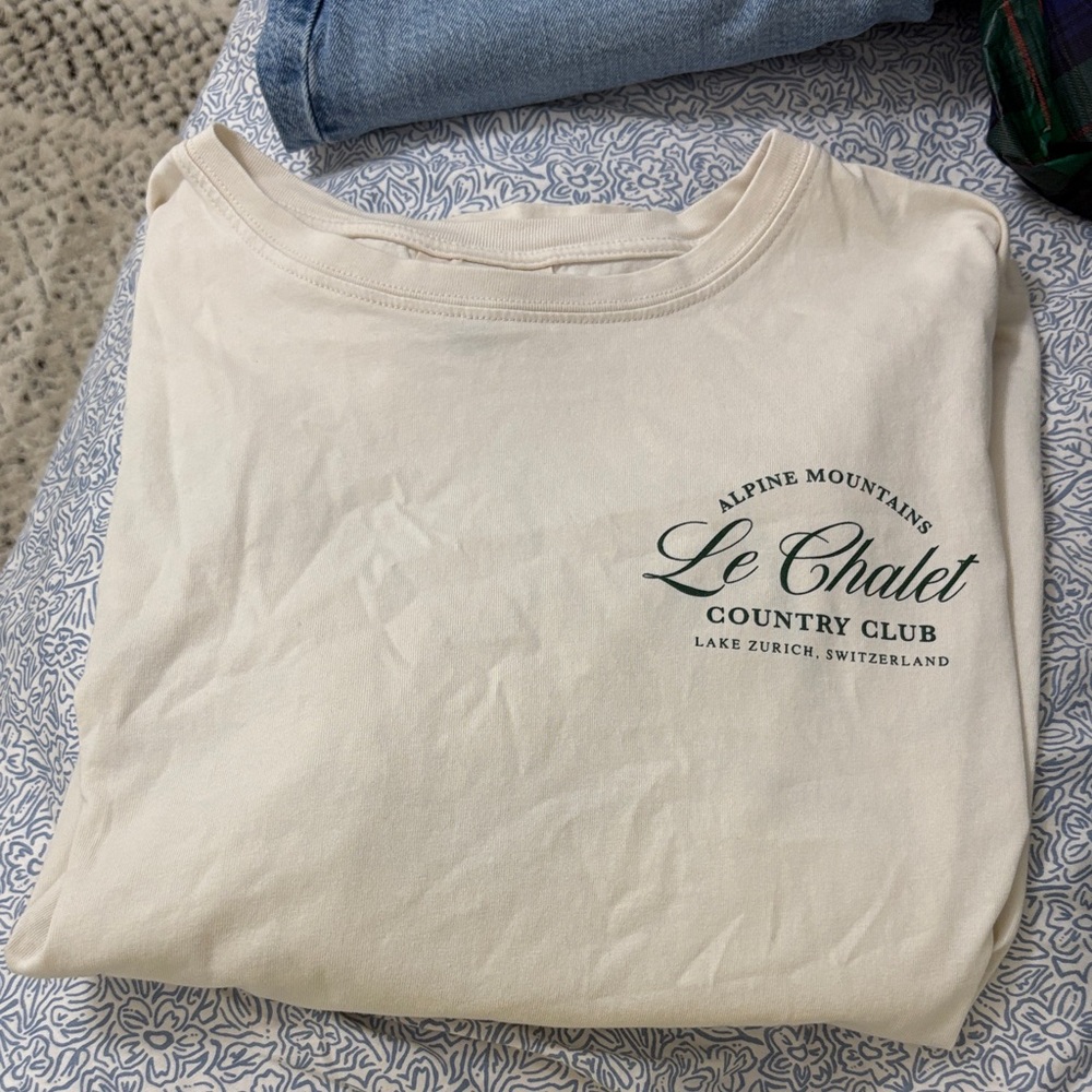 Universal Thread Cream Le Chalet Sweatshirt